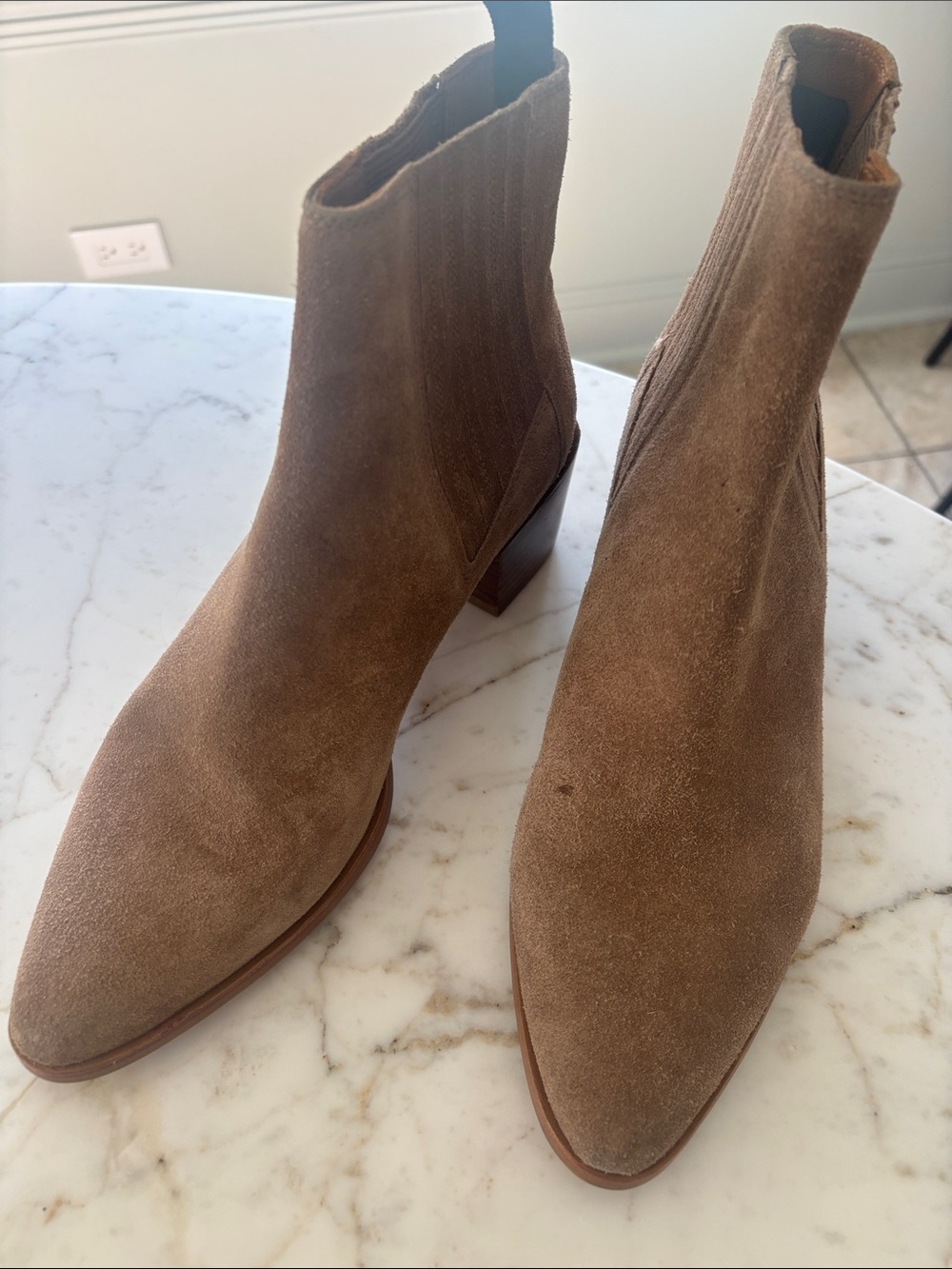 rag & bone Women's Tan Suede Chelsea Ankle Boots